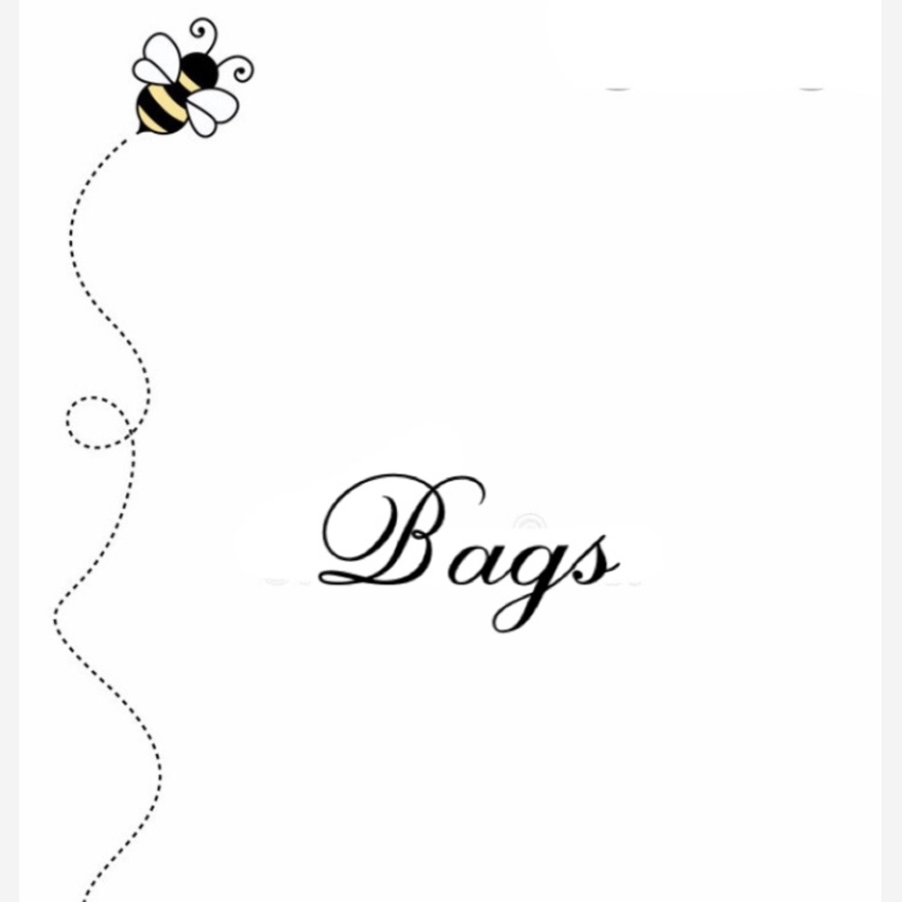 Purses and wristlets✨